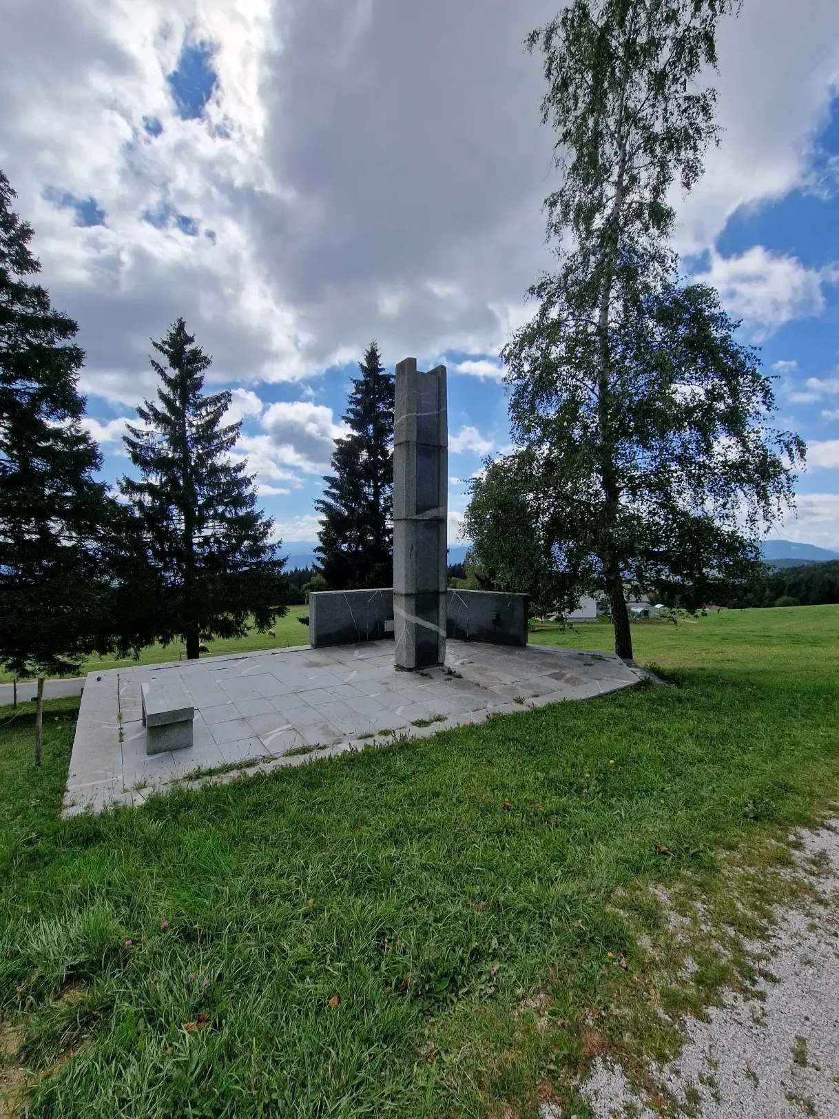 Spomenik NOB v Kotu